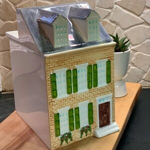 MANCER | Vintage Italian Building Cookie Jar.